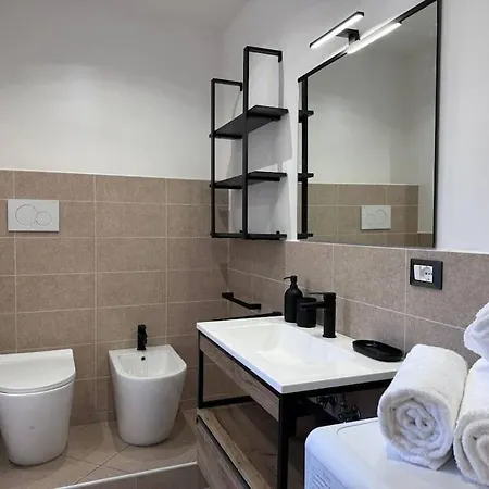 Theone Sun 'n Sea Apartman *